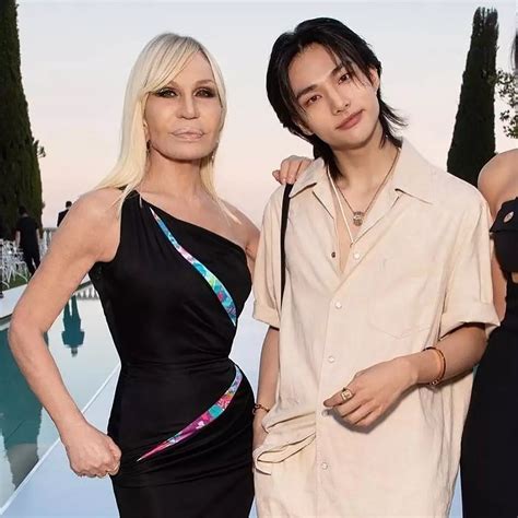 versace hyunjin